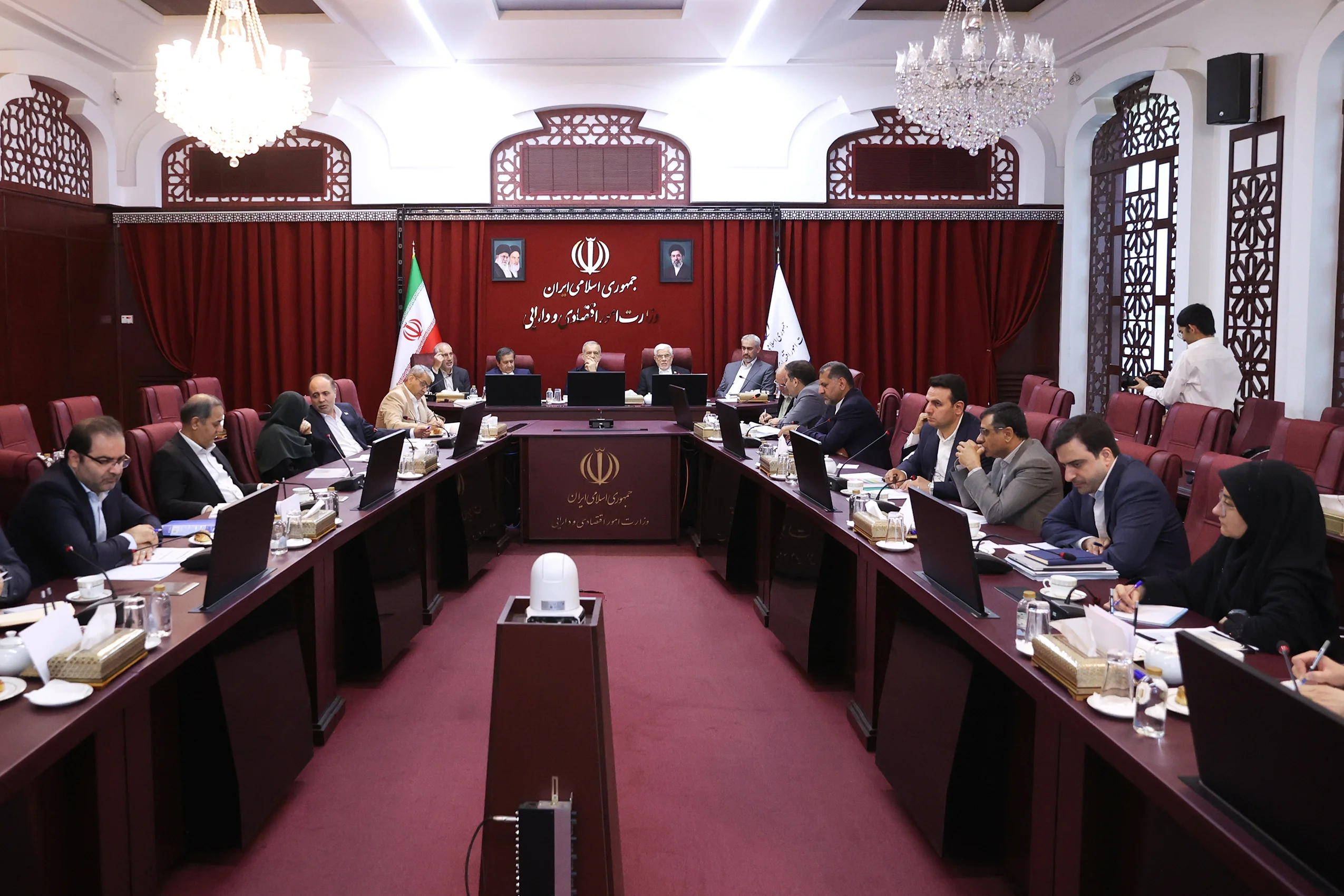 دو سال با پزشکیان؛ اشتغال بی‌جان و تورم سرکش