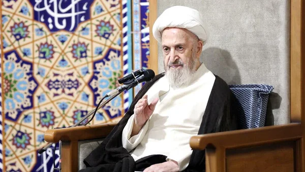 آیت الله سبحانی: فتنه‌های بعد از انقلاب بمنزله  کف روی آب است