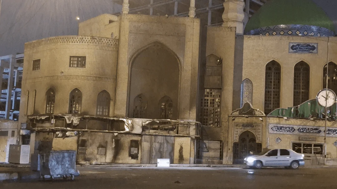 اغتشاشگران دو مسجد دیگر را در سعادت‌آباد به آتش کشیدند