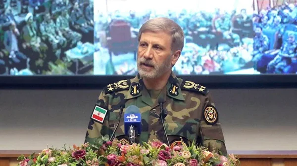 سرلشکر حاتمی: آینده ارتش جمهوری اسلامی ایران در دافوس ساخته می شود