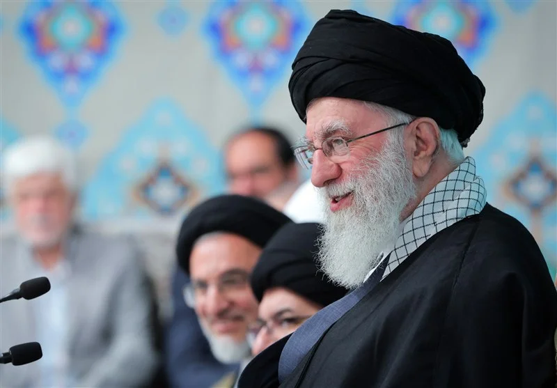 امام شهید: مثل شهیدان زندگی کنید...