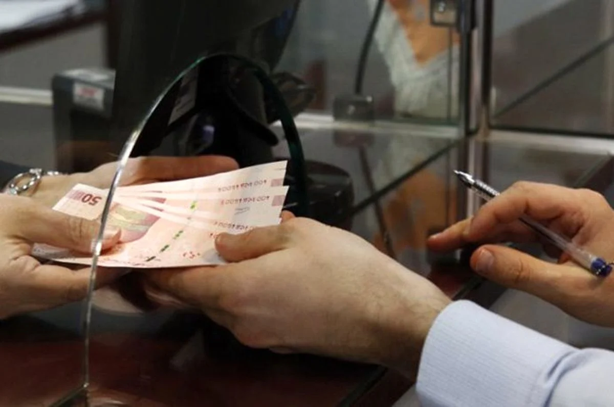 تعویق اقساط همچنان روی کاغذ؛ بانک‌ها جریمه دیرکرد می‌گیرند