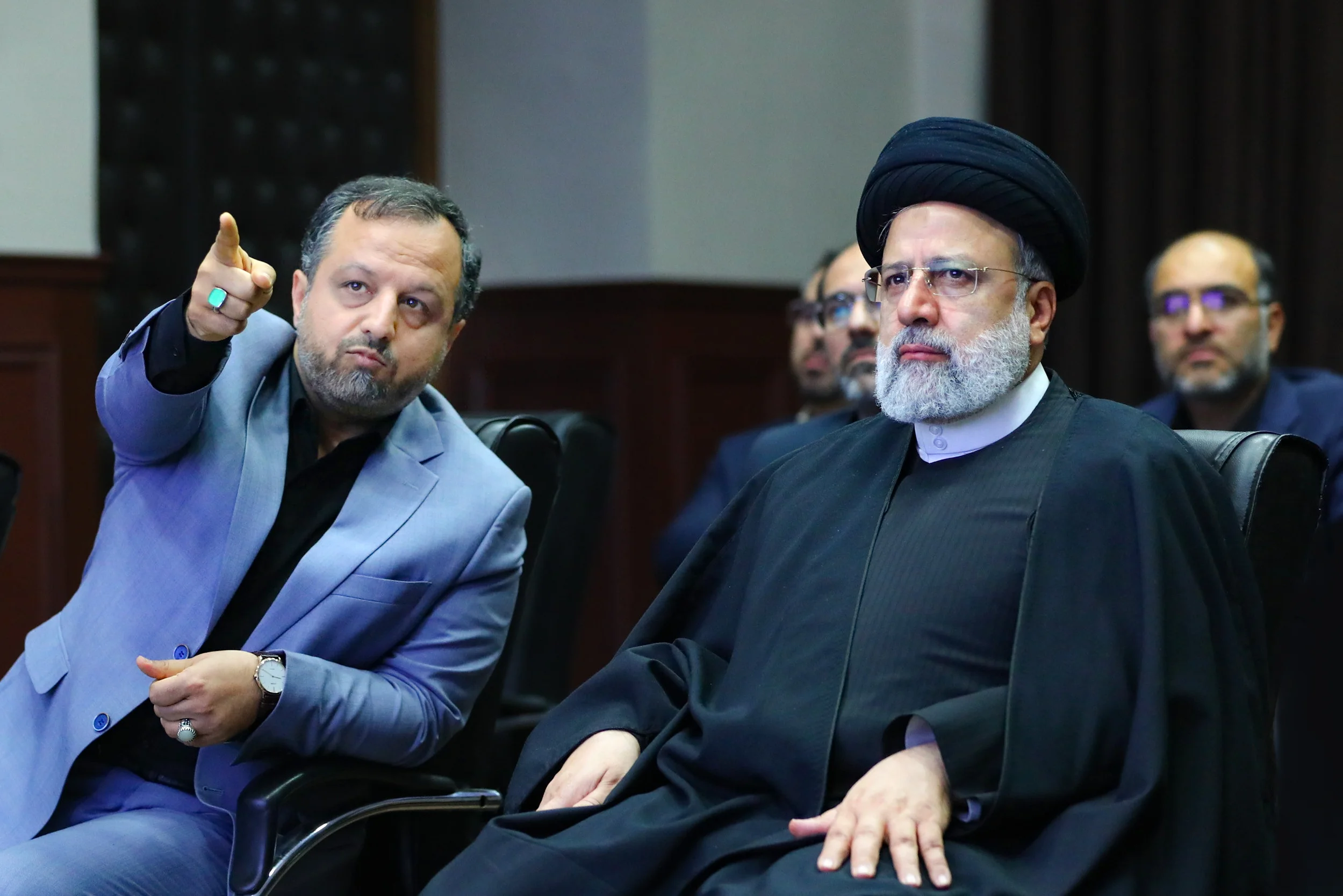 شهید رئیسی، مردم را جایگزین مدیران رانتی کرد