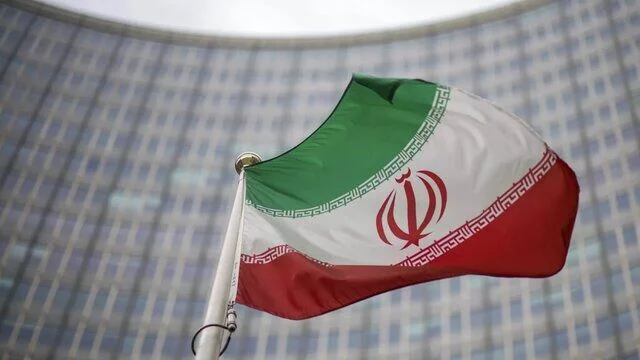 حدود ۴۰ ایرانی دیگر آمریکا را ترک می‌کنند