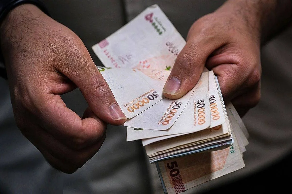 پایان سال نزدیک شد/ خبری از نشست‌های کمیته مزد نیست