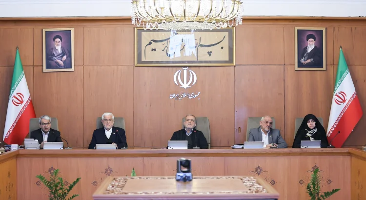 پس از سخنگوی دولت، پزشکیان هم در حمایت از سلبریتی‌های حامی آشوب درآمد