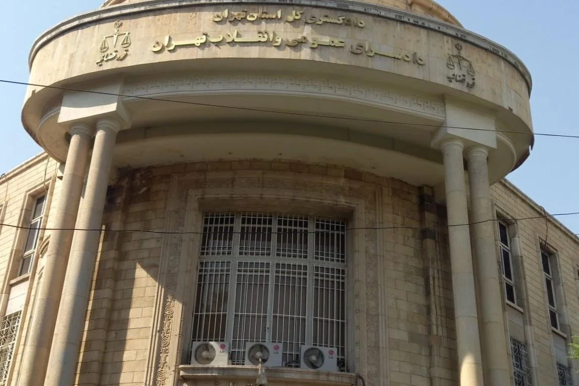 پرونده دو شغله بودن علی احمدنیا به جریان افتاد