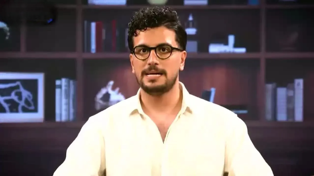 امیرحسین قیاسی قرار نیست از پای سفره بلند شود!