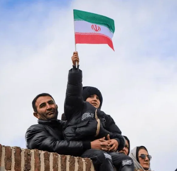 رهبر انقلاب: همه بدانند جمهوری اسلامی کوتاه نخواهد آمد