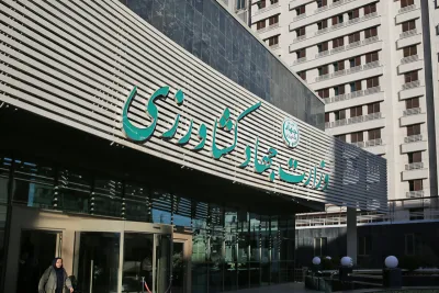 از مرغ تاریخ‌گذشته تا ادعای خودکفایی