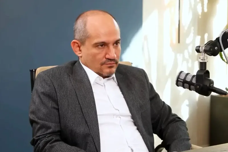 نگاهی بر مواضع پرحاشیه یک آقازاده