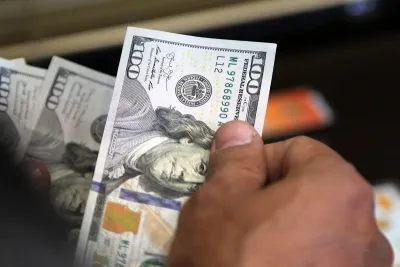 سیگنال ضعف، قیمت دلار را به ۲۱۰ هزار تومان رساند
