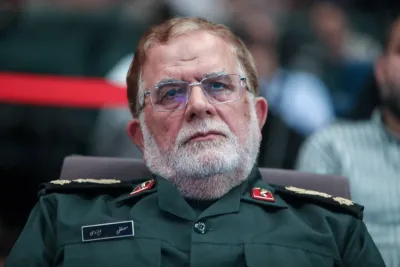 سرلشکر ایزدی:‌ بر تنگه هرمز کاملا مسلط هستیم