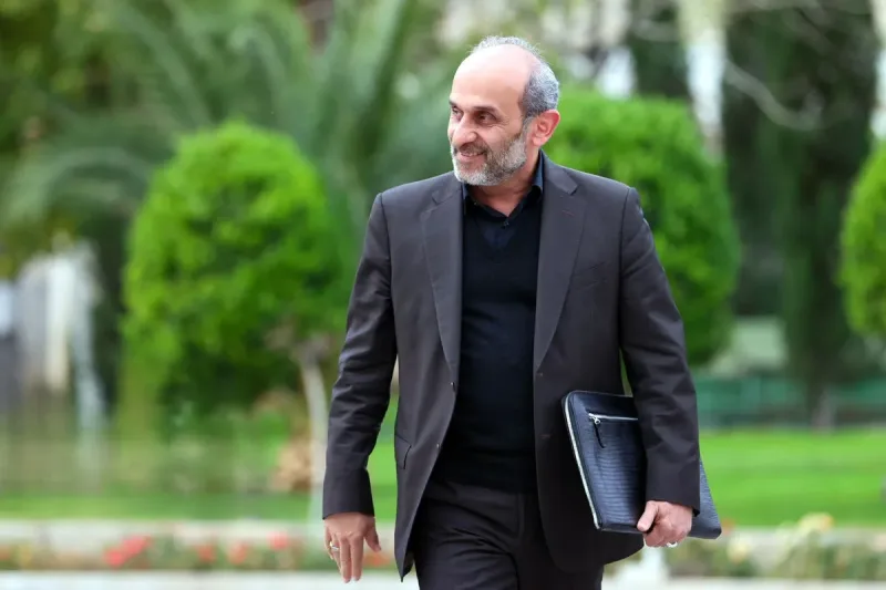 جبلی قصد عقب نشینی ندارد!