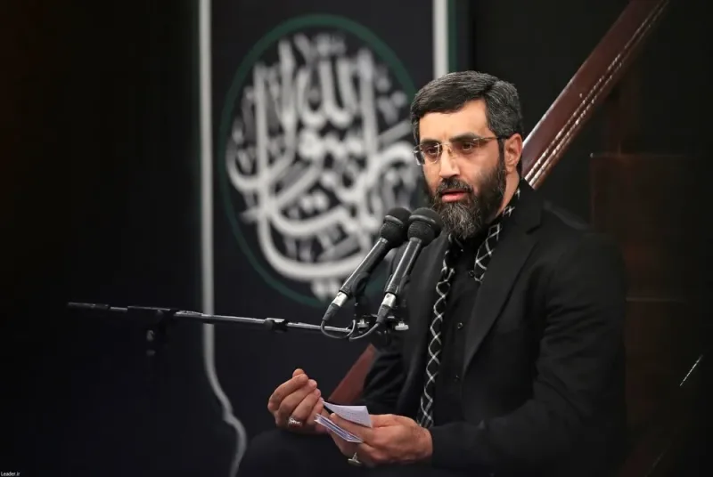 اخراج انقلابی از استیج انقلاب!