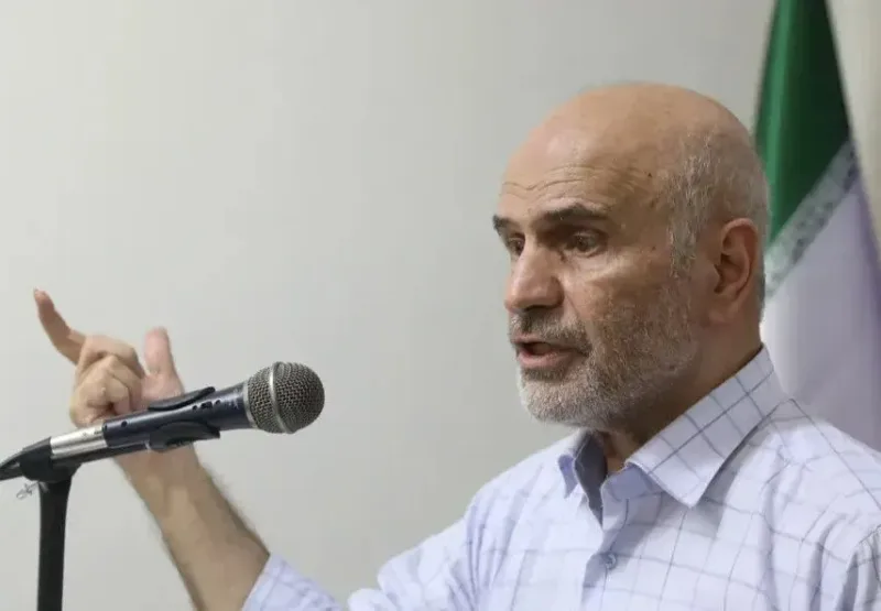 فرشاد مؤمنی: آیفون ۱۸ دوروزه به ایران رسید