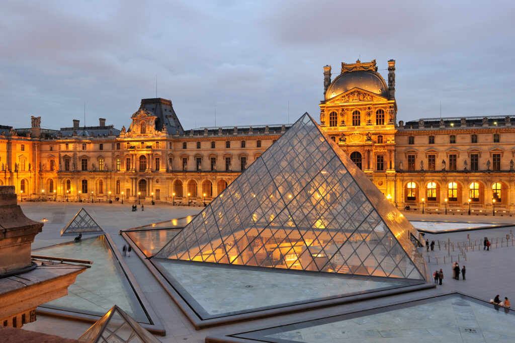 فراخوان اعتصاب در موزه لوور در اعتراض به شرایط رو به وخامت آن 1 Louvre1 1024x682 1