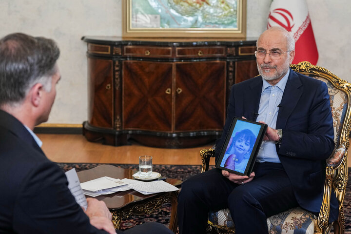 حوادث دیماه یک شبهکودتای تروریستی با الگوی داعشی بود/ تنها در دو روز، حدود ۳۰۰ نفر از نیروهای پلیس کشور با سلاح گرم به شهادت رسیدند 4 1 6